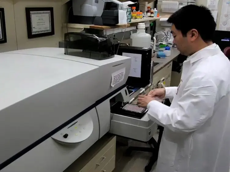Oct4GiP Reporter Assay to Study Genes that Regulate Mouse Embryonic Stem Cell Maintenance and Self-renewal