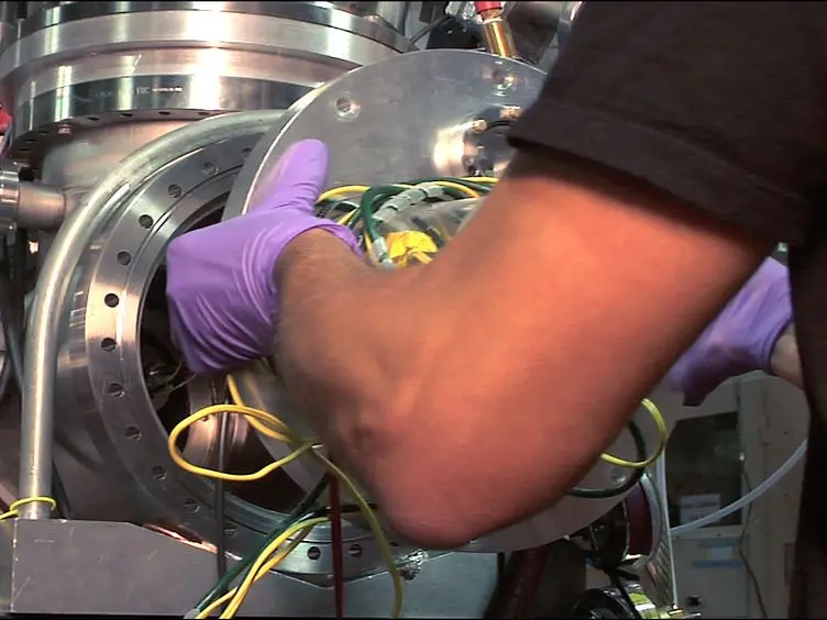 Molecular Beam Mass Spectrometry With Tunable Vacuum Ultraviolet (VUV) Synchrotron Radiation