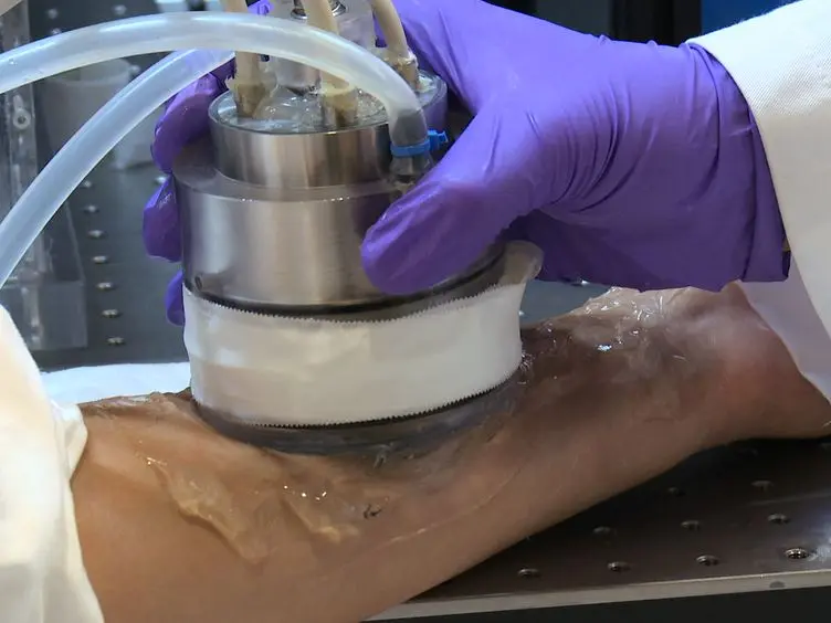 Universal Hand-held Three-dimensional Optoacoustic Imaging Probe for Deep Tissue Human Angiography and Functional Preclinical Studies in Real Time