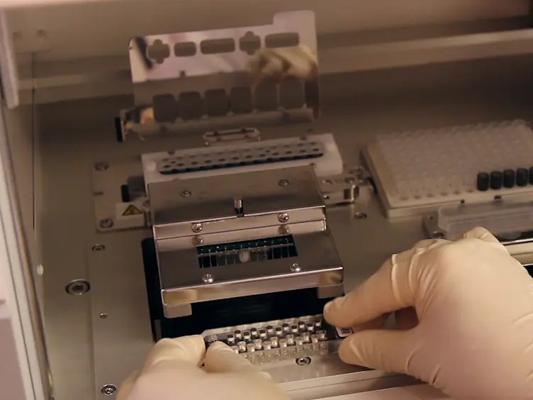 Gene Expression Profiling of Infecting Microbes Using a Digital Bar-coding Platform