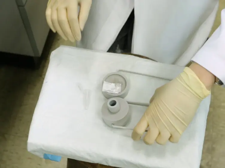 Development of an Economical DNA Delivery System by "Acufection" and its Application to Skin Research