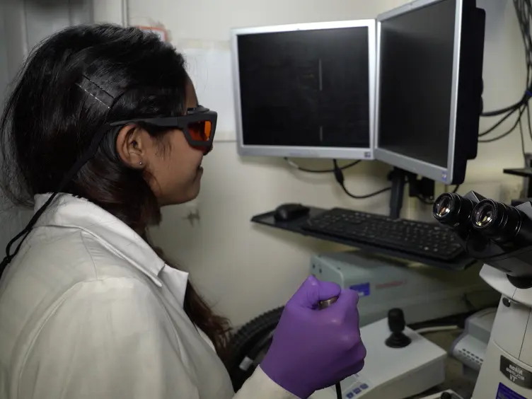 Counting Proteins in Single Cells with Addressable Droplet Microarrays