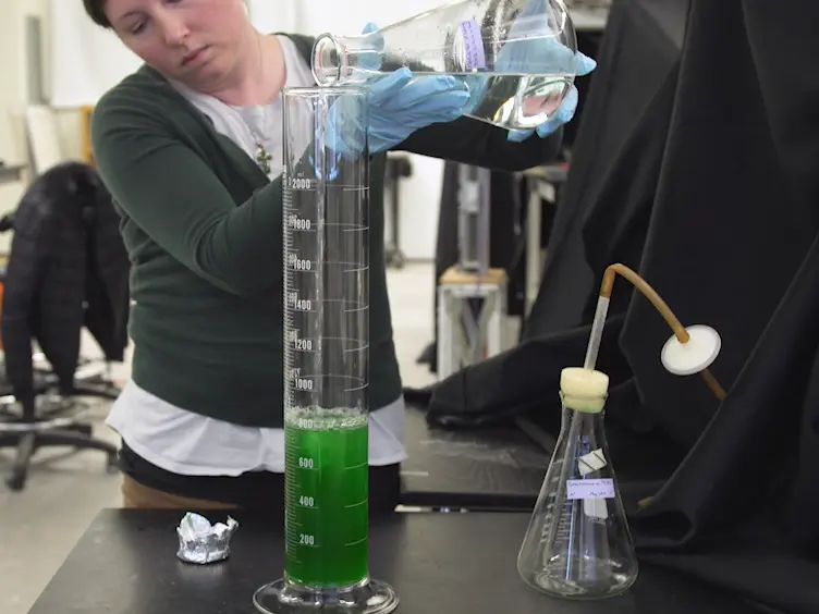 Determination of the Settling Rate of Clay/Cyanobacterial Floccules