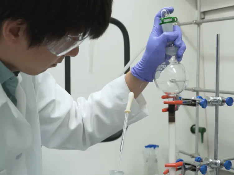 Heterogeneous Removal of Water-Soluble Ruthenium Olefin Metathesis Catalyst from Aqueous Media Via Host-Guest Interaction