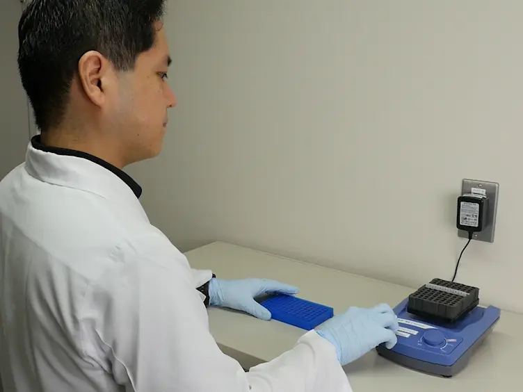 Digital Polymerase Chain Reaction Assay for the Genetic Variation in a Sporadic Familial Adenomatous Polyposis Patient Using the Chip-in-a-tube Format