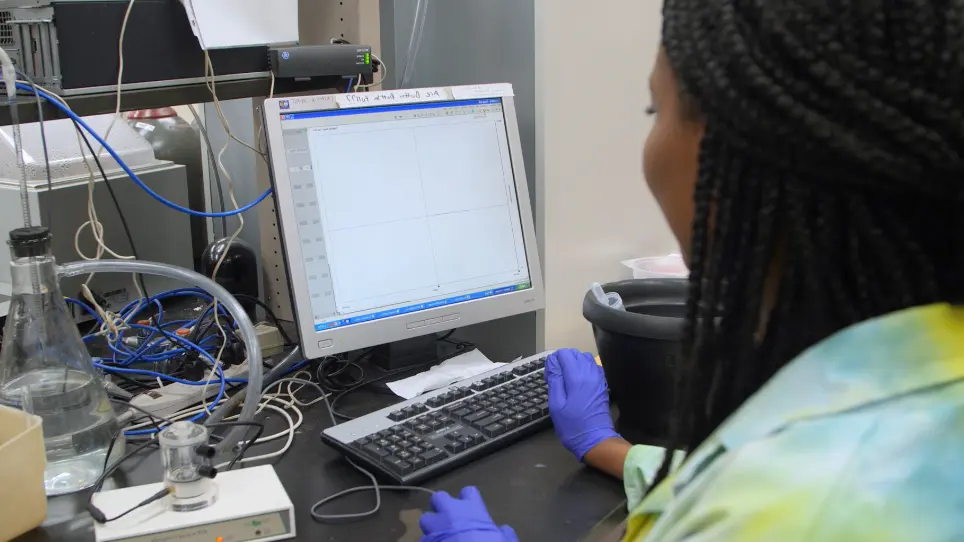 Anaerobic Protein Purification and Kinetic Analysis via Oxygen Electrode for Studying DesB Dioxygenase Activity and Inhibition