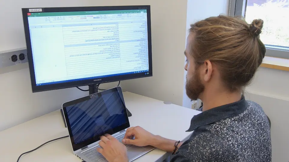 A Metadata Extraction Approach for Clinical Case Reports to Enable Advanced Understanding of Biomedical Concepts
