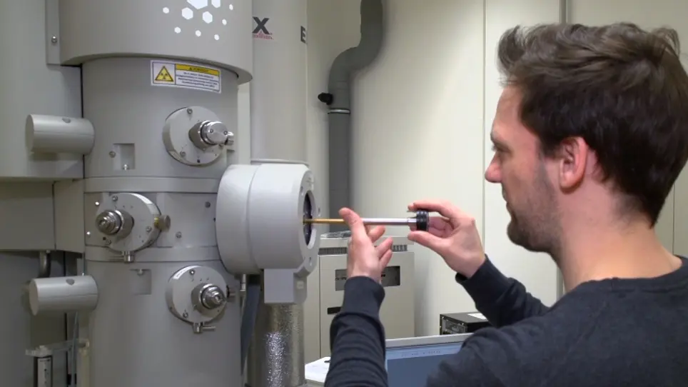 An Unbiased Approach of Sampling TEM Sections in Neuroscience