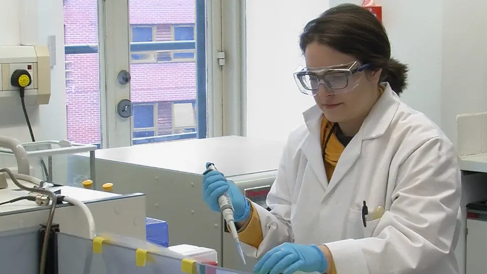 Reactive Inkjet Printing and Propulsion Analysis of Silk-based Self-propelled Micro-stirrers