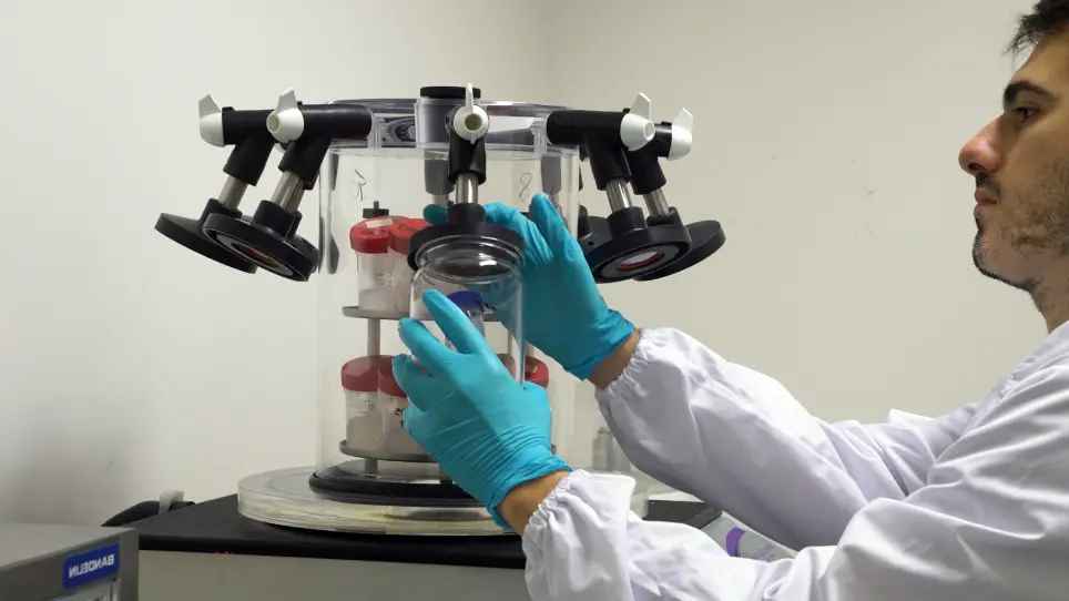 Looking Outwards: Isolation of Cyanobacterial Released Carbohydrate Polymers and Proteins