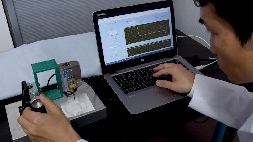 A Probing Device for Quantitatively Measuring the Mechanical Properties of Soft Tissues during Arthroscopy