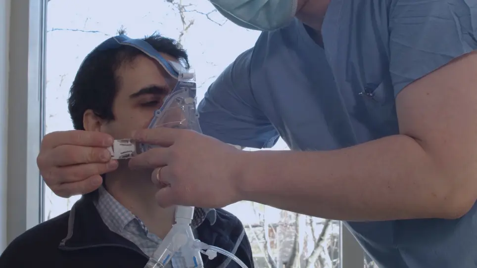 A Novel Inhalation Mask System to Deliver High Concentrations of Nitric Oxide Gas in Spontaneously Breathing Subjects
