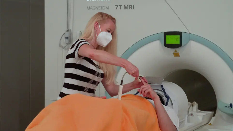 Magnetic Resonance Imaging of Multiple Sclerosis at 7.0 Tesla