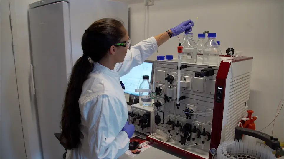 Identifying the Binding Proteins of Small Ligands with the Differential Radial Capillary Action of Ligand Assay (DRaCALA)