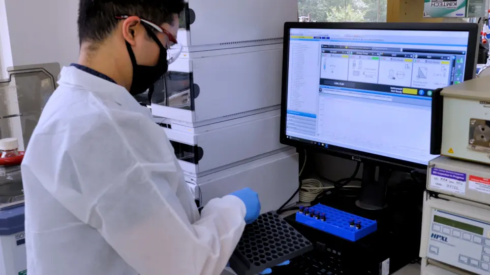 Liquid Chromatography Coupled to Refractive Index or Mass Spectrometric Detection for Metabolite Profiling in Lysate-based Cell-free Systems