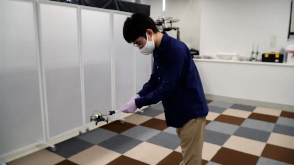 Electroantennography-based Bio-hybrid Odor-detecting Drone using Silkmoth Antennae for Odor Source Localization