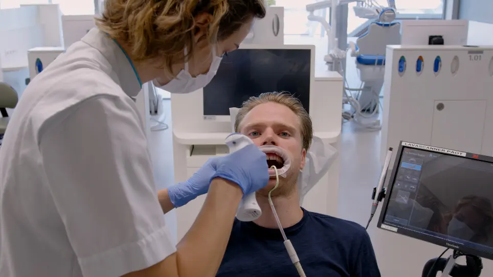 Precision of <em>In Vivo</em> Quantitative Tooth Wear Measurement Using Intra-Oral Scans
