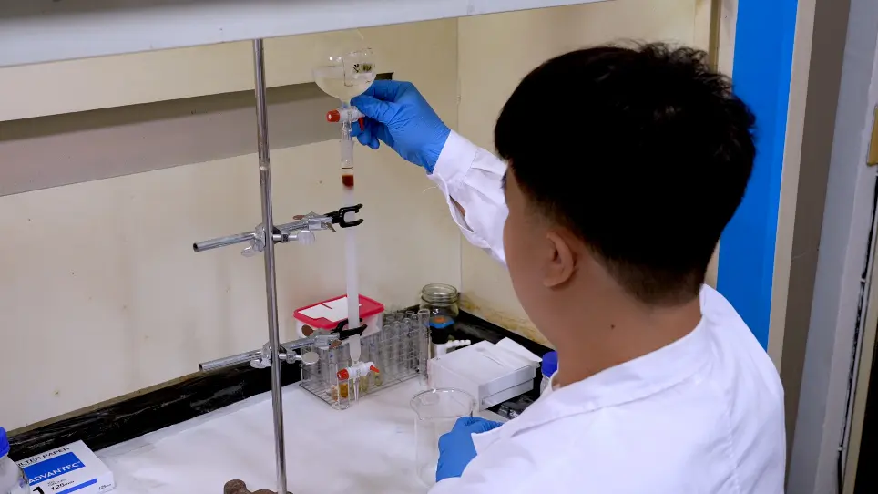 Estimating the Yield of Compounds on the TLC Plate <em>via</em> the Blue-LED Illumination Technique