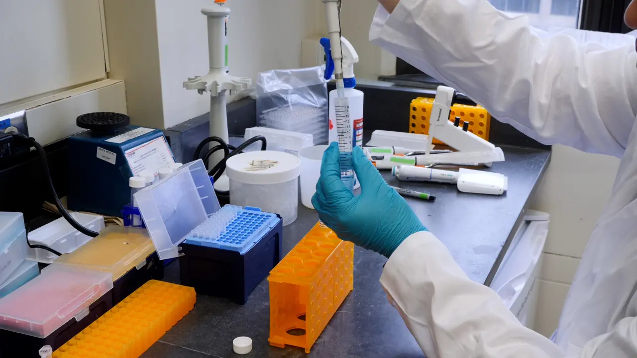 A Flow Cytometry-Based High-Throughput Technique for Screening Integrin-Inhibitory Drugs