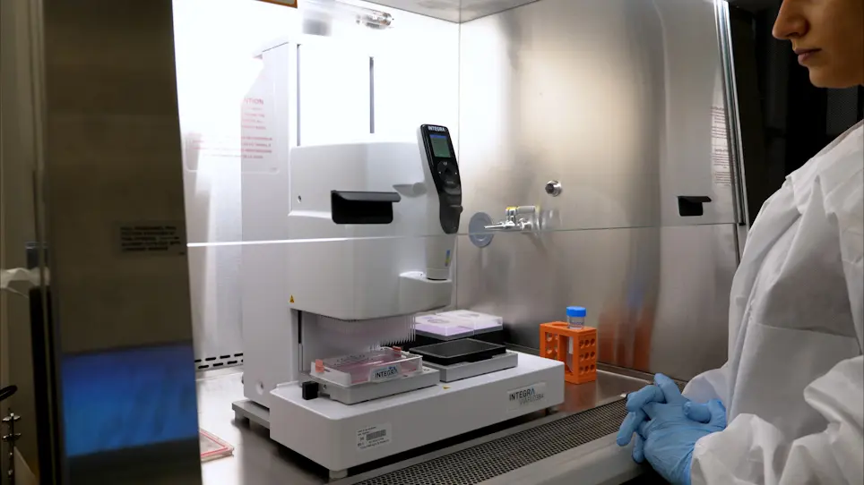 A "Dual-Addition" Calcium Fluorescence Assay for the High-Throughput Screening of Recombinant G Protein-Coupled Receptors