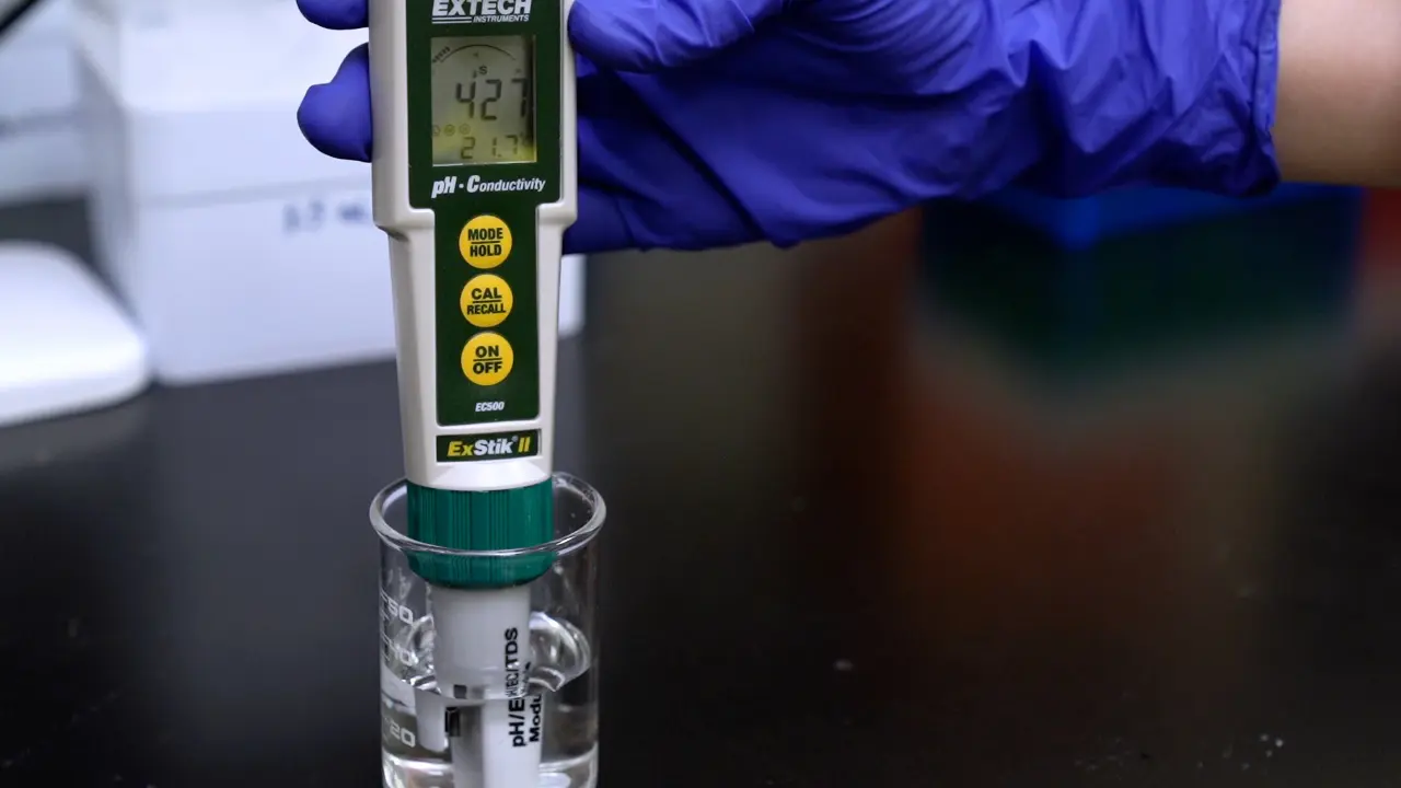 Amplitude-Modulated Electrodeformation to Evaluate Mechanical Fatigue of Biological Cells