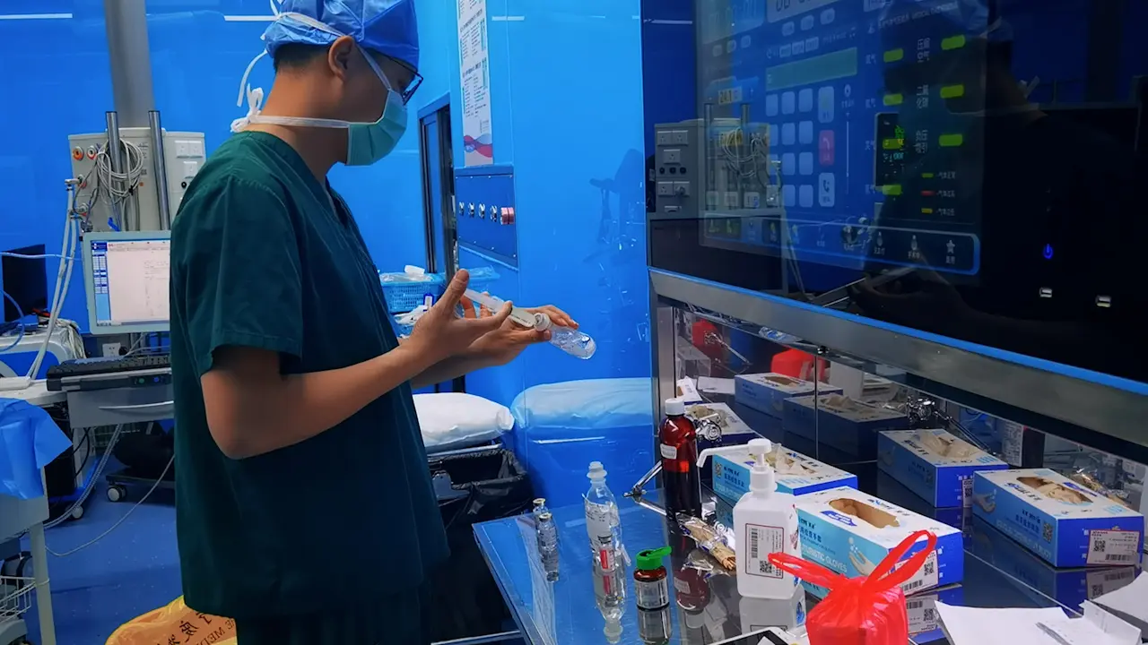 Retroperitoneal Laparoscopic Debridement and Drainage for Pancreatic Abscess
