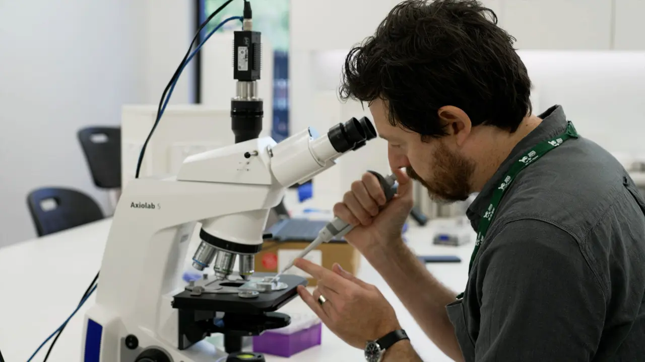 A Semi-Automated Workflow for the Cryopreservation of Coral Sperm to Support Biobanking and Aquaculture