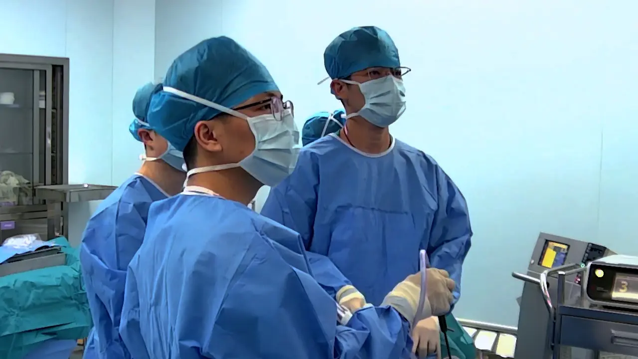 Laparoscopic S7 Hepatectomy with Positive Fluorescence Staining