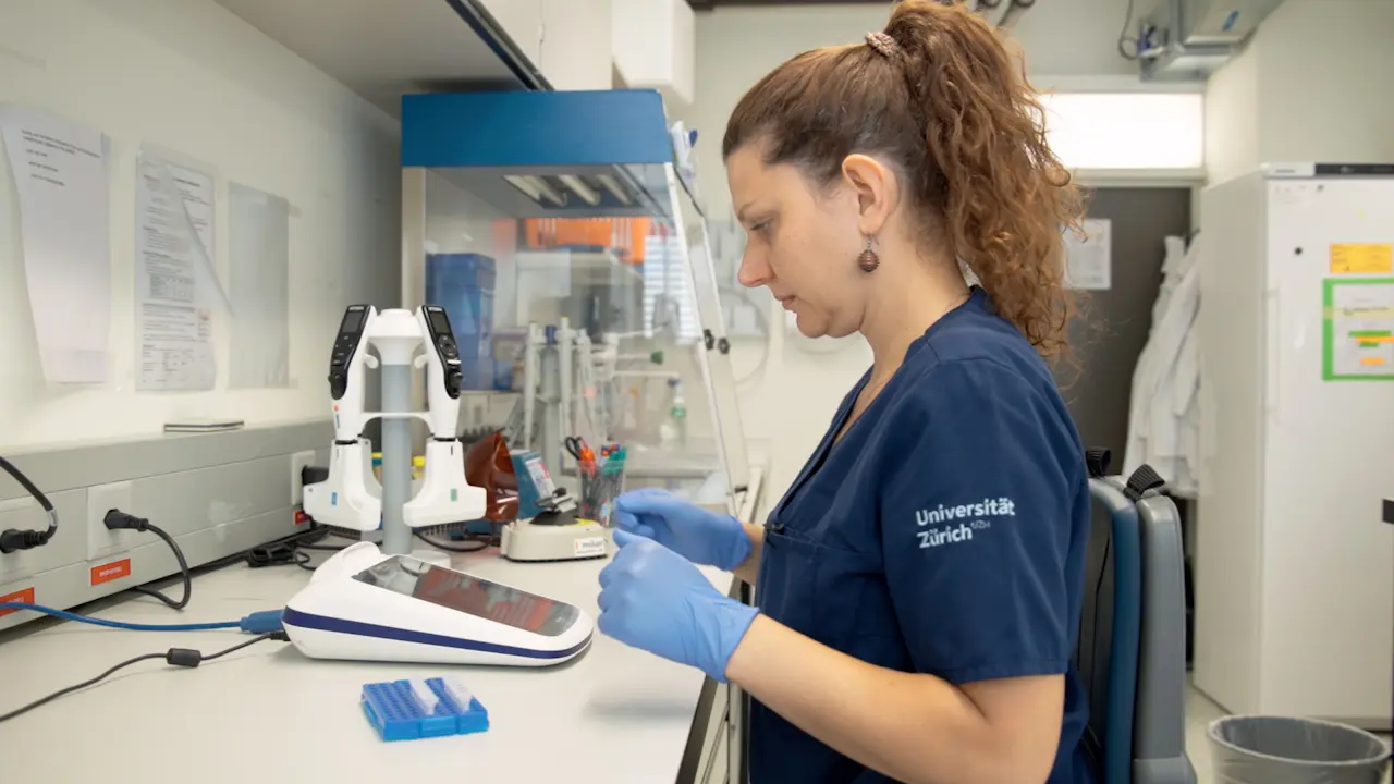 Generating Whole Bacterial Genomes from Clinical Samples using a Target Enrichment Workflow