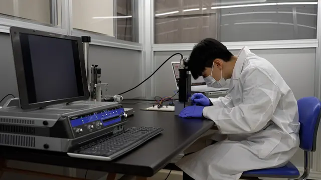 Measurement of Compressive Stress-Strain Response at Small-Strains