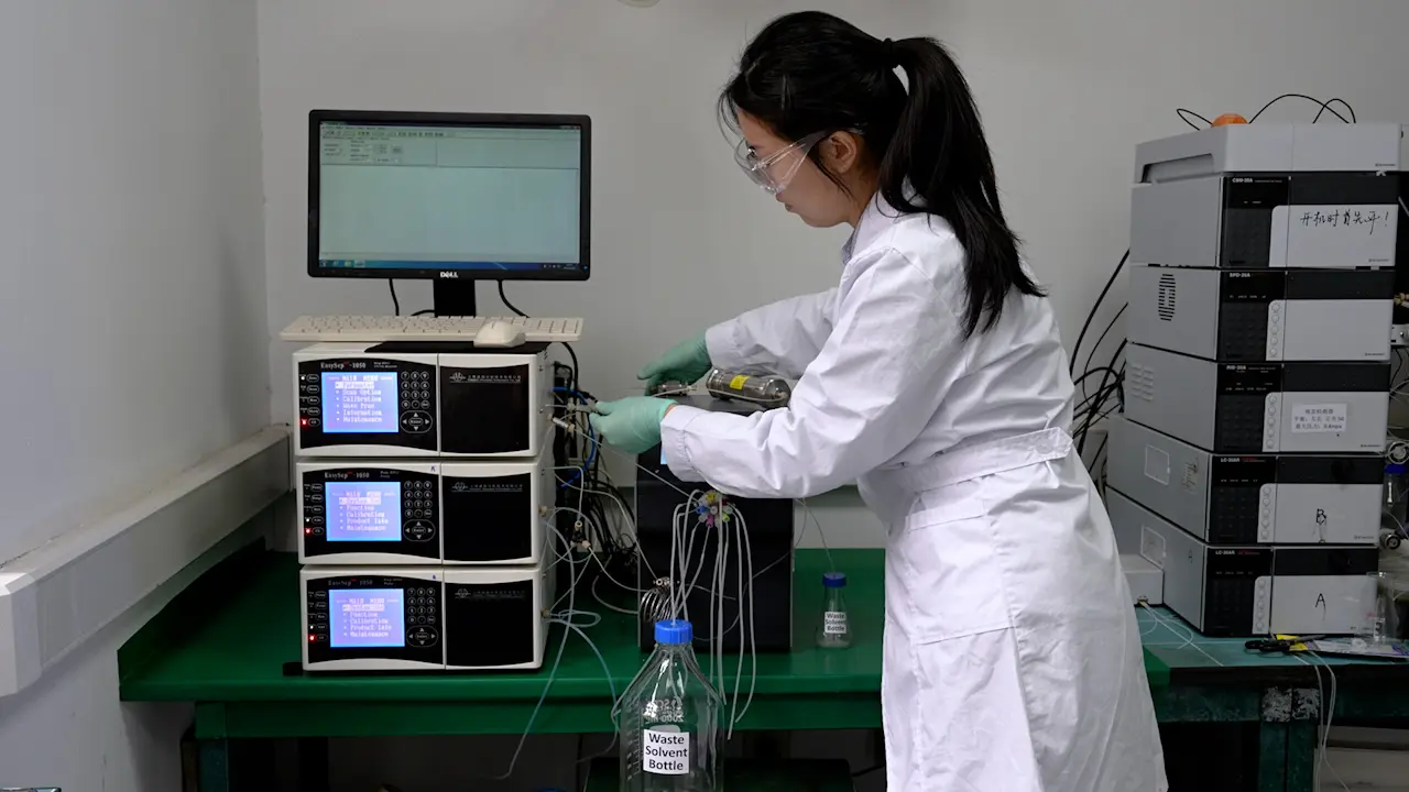 Automated HPLC Separation Using LC-Mate: An Integrated Repetitive Autosampler and Fraction Collector for Microscale Purification