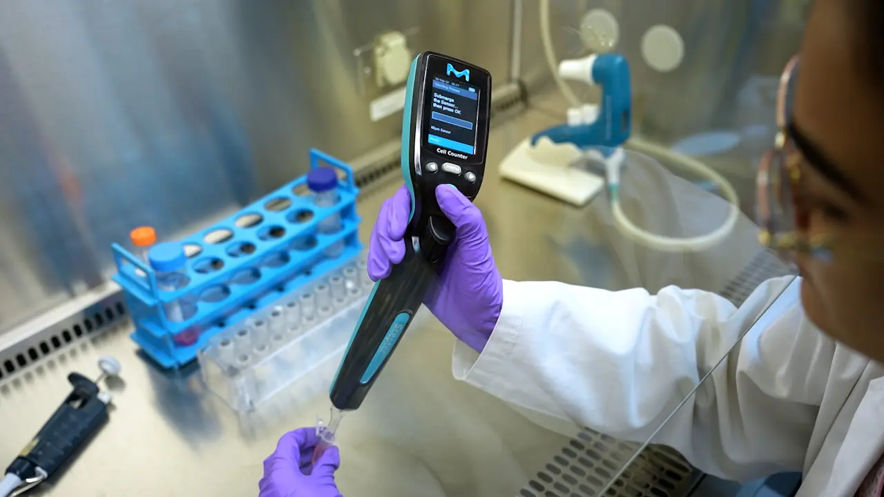 Hepatitis E Virus Fluorescence Reduction Neutralization Test for Measuring Neutralizing Antibody Titers