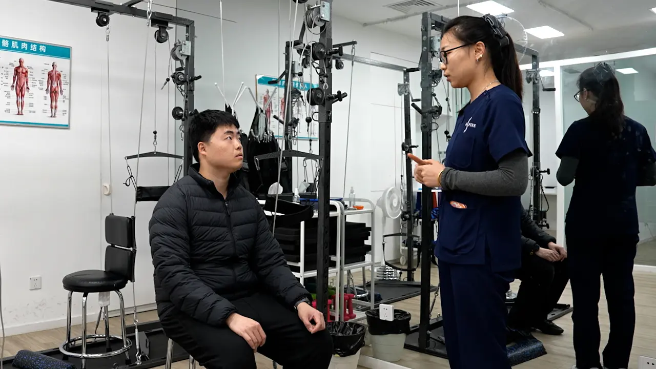 Clinical Efficacy of an Innovative Multidimensional Traction Therapy in Moderate Adolescent Idiopathic Scoliosis