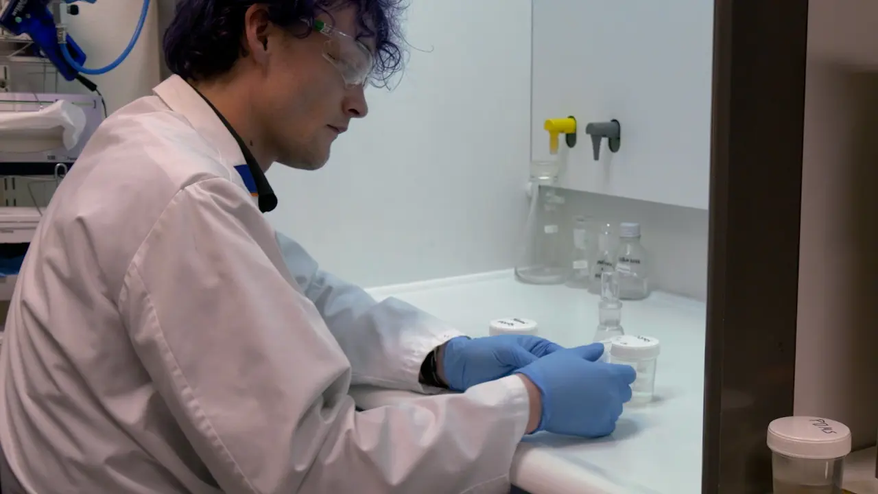 Accessible Silicone Chip-to-Membrane Sealing Procedure for Flexible, Reliable Bonding