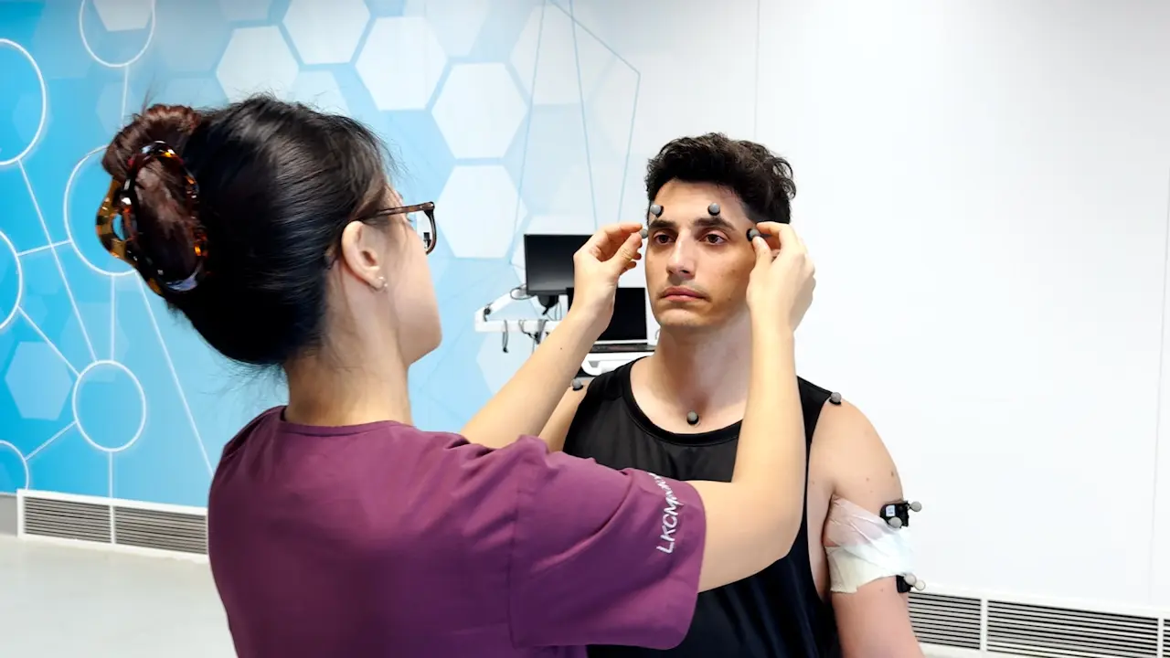Three-Dimensional Kinematic Characterization of an Object Pick-Up Task Using Motion Capture