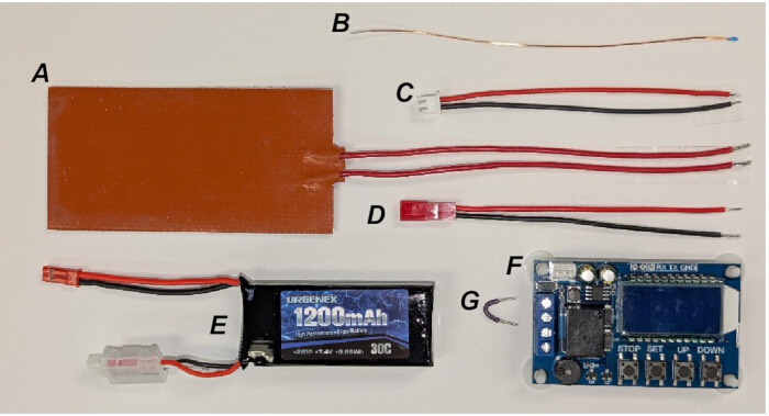 figure-protocol-1 Thermal experiment setup: heating pad, thermocouple, wiring, battery (1200mAh), control module.